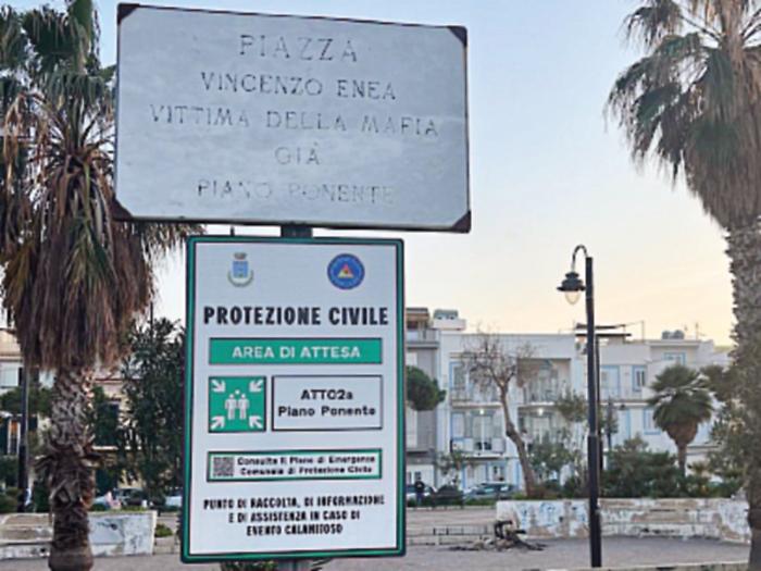 Piazze per le vittime di mafia, il Comune non cambia i nomi