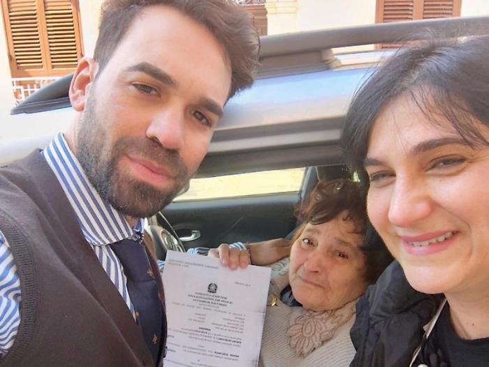 A 49 anni &ldquo;ritrova&rdquo; il padre naturale, la conferma nel dna prelevato nella tomba. &laquo;So finalmente chi sono&raquo;