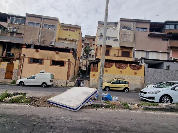 Trappeto Nord: minacce per le foto alle discariche abusive