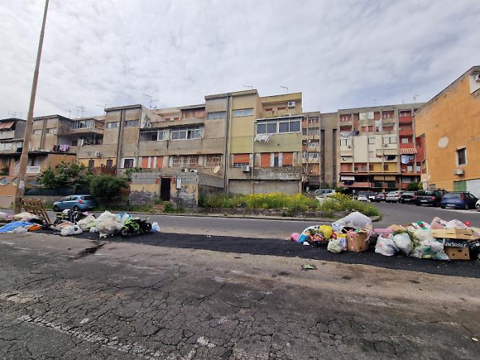 Rifiuti, a Catania troppe microdiscariche. Il vicesindaco: &laquo;Eliminiamole e Tari meno cara per tutti&raquo;