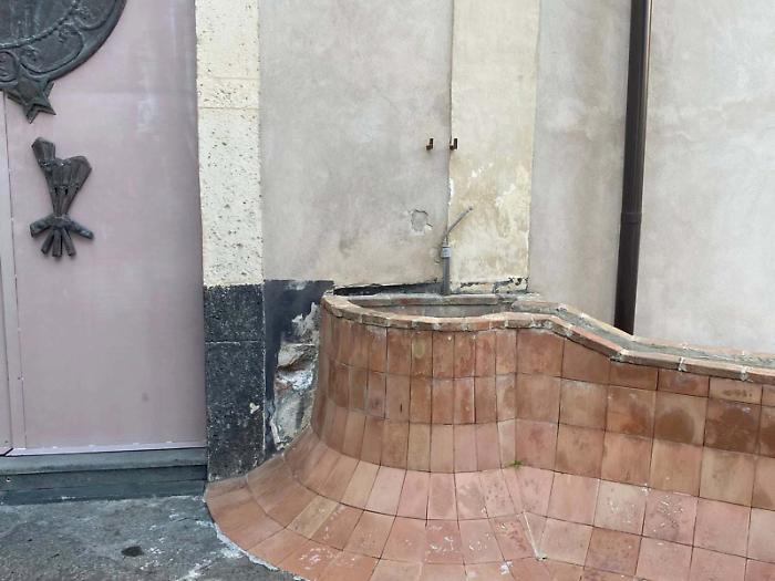 Dopo i pomelli asportata dalla Matrice pure l&rsquo;aquila in bronzo 