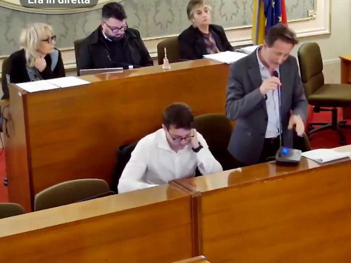 Il Consiglio boccia l&rsquo;aumento dell&rsquo;Irpef