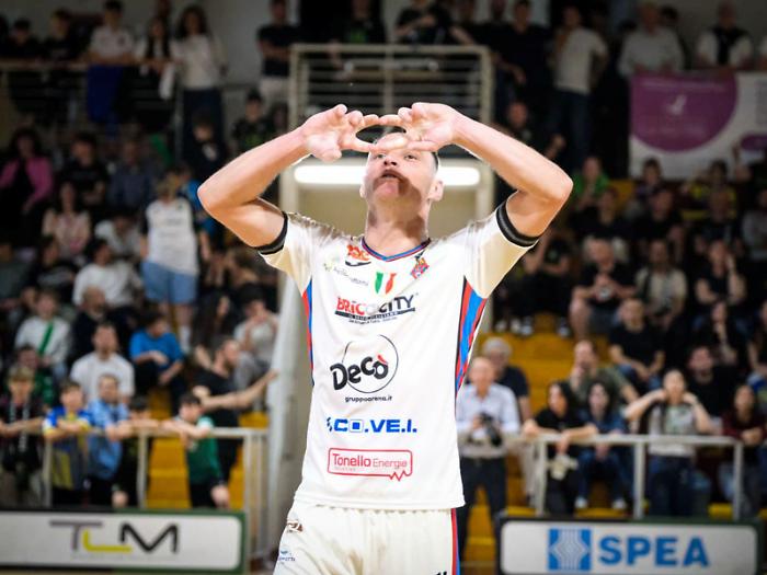 Meta formato scudetto, Luis Turmena guida la rimonta e ribalta il Torino