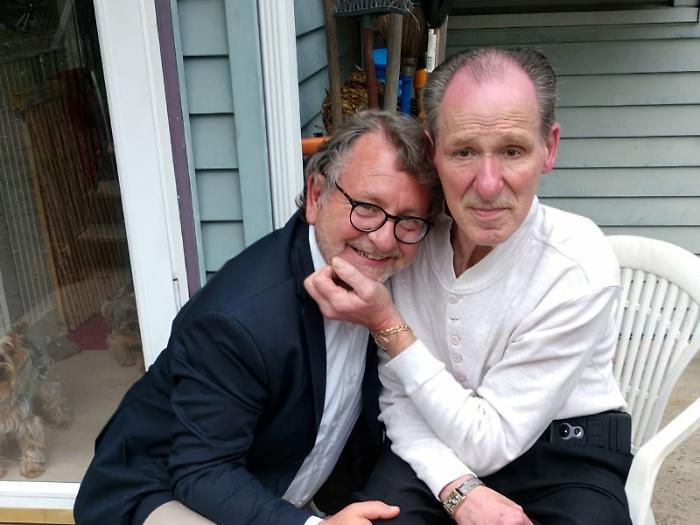 &laquo;Ho trovato un fratello sconosciuto &ldquo;venduto&rdquo; come orfano in America&raquo;