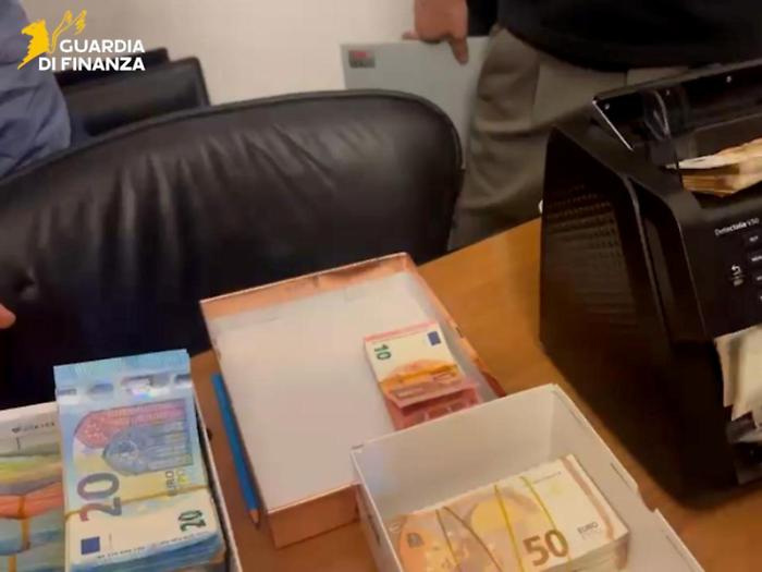 Il &ldquo;sistema dei vasi comunicanti&rdquo; nelle ditte della "Chinatown etnea"