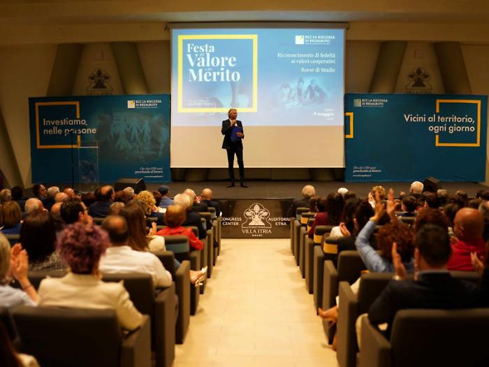 Bcc di Regalbuto: &ldquo;valore e merito&rdquo; al centro della festa che unisce la sua comunit&agrave; sociale