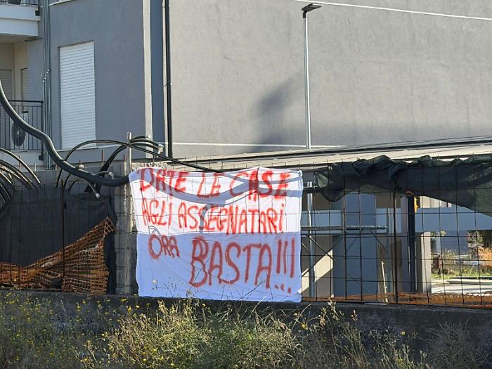 Esplode la protesta in via Trieste