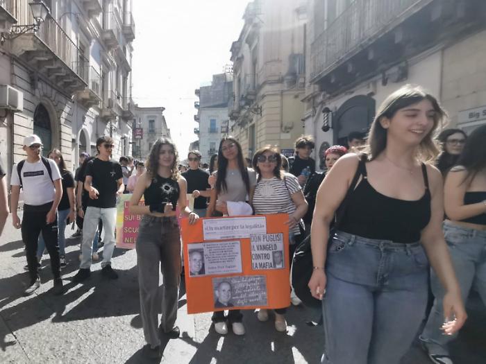 Studenti in strada per la legalit&agrave;