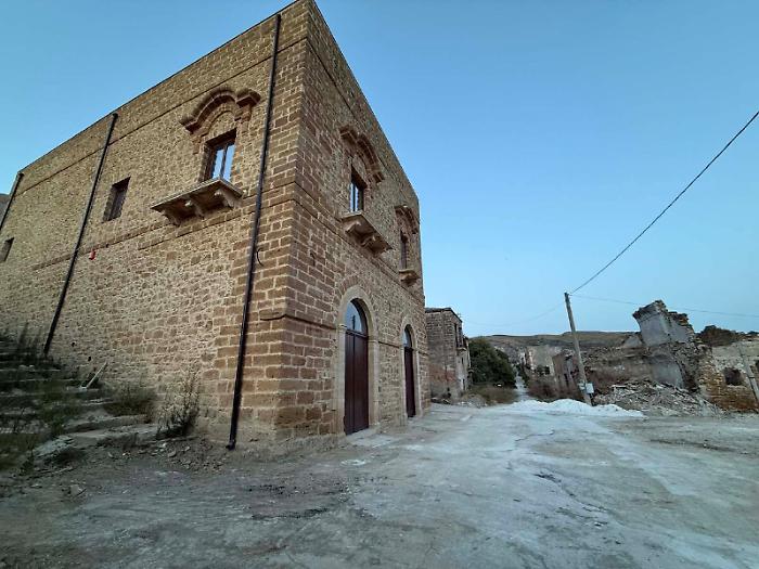 Poggioreale storica riapre dopo 58 anni grazie al Pnrr: festival I-art e museo multimediale inaugurano la rinascita