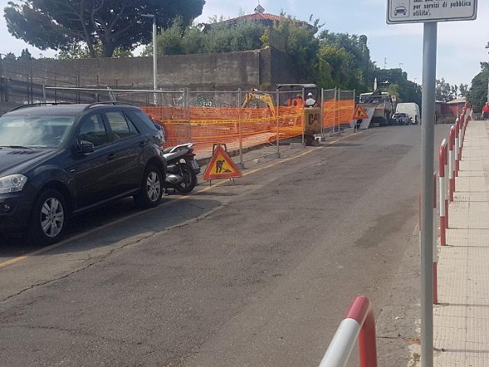 Parcheggio &ldquo;Battisti&rdquo;, lavori a pieno ritmo per la rampa laterale