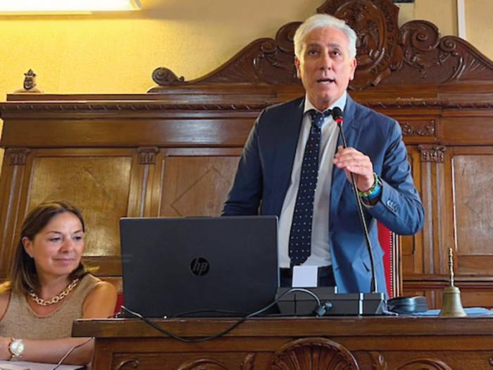 Maimone alla presidenza del Consiglio comunale. Midili presenta la nuova squadra