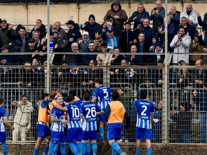 Svolta per il Gela calcio: accordo sui pagamenti al 75% e Melfa pronto a tornare presidente