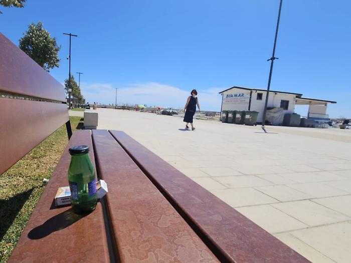 Lo Sbarcadero gi&agrave; sporco: rifiuti, scooter e incivilt&agrave; dopo il restyling