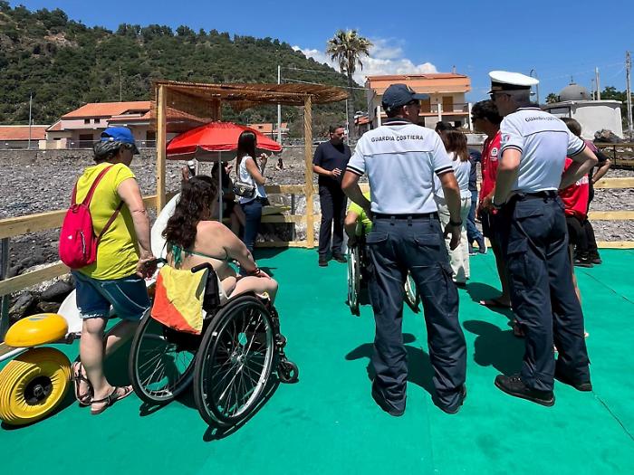 Inaugurato a S. Tecla il solarium comunale accessibile ai disabili