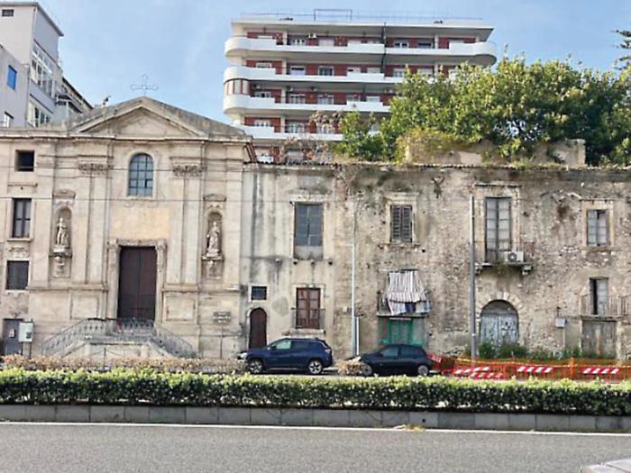 Palazzo Formento, il Comune frena sull&rsquo;acquisto
