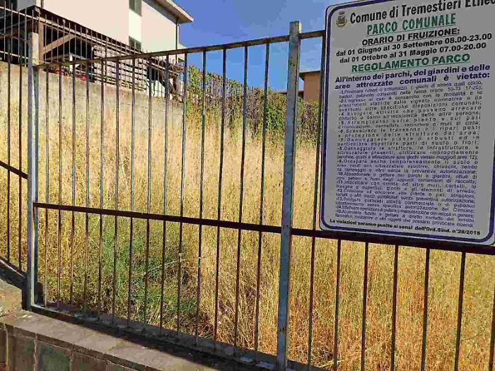 Incuria e degrado in zona Ravanusa, i residenti: &laquo;Il Comune faccia il suo&raquo;