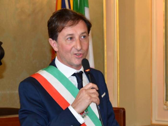 Caputo, solidariet&agrave; bipartisan: &laquo;Un gesto vile e inaccettabile&raquo;