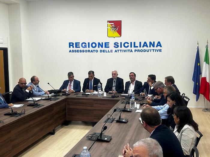 &laquo;Sospendere le procedure contro le aziende per salvare i posti di lavoro&raquo;