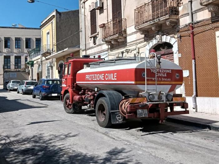 Ortigia senz'acqua da quattro giorni: rabbia tra residenti e commercianti