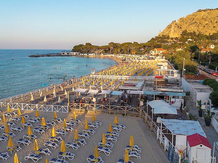 Mondello, l'esposto di Controcorrente alla Corte europea: &laquo;La spiaggia &egrave; in regime di monopolio, l'Italia rischia una condanna&raquo;