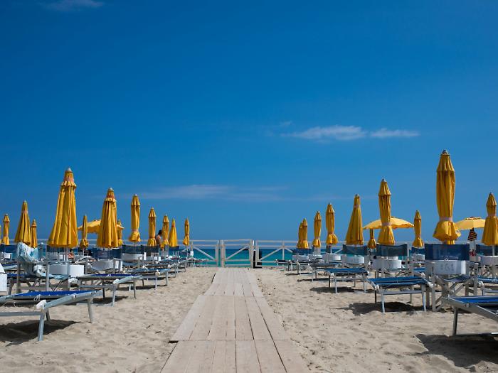 Italo Belga, parte la campagna social: &laquo;Ora vi mostriamo cosa facciamo per la spiaggia&raquo;
