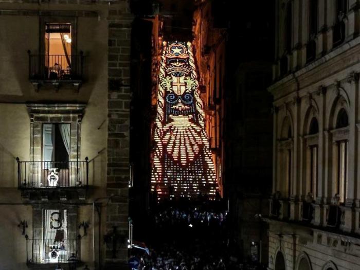 Scala illuminata, uno spettacolo di luci e di colori