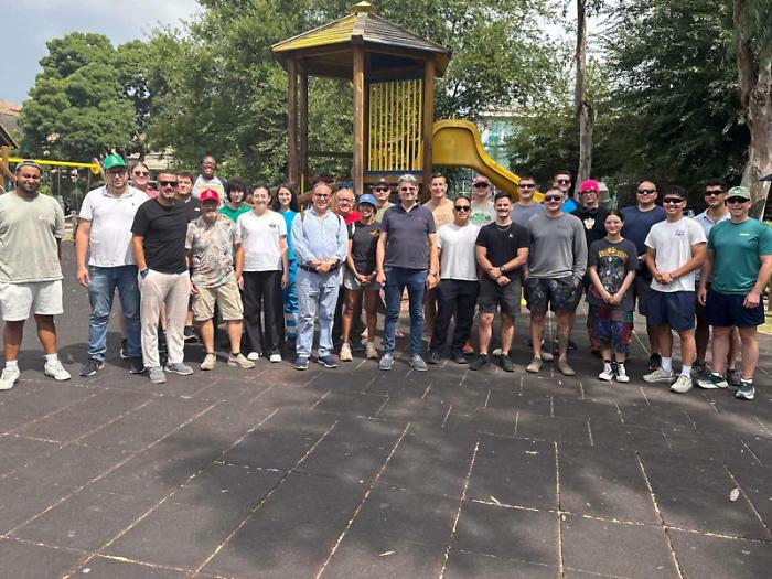 Tutti insieme per sistemare il parco giochi comunale