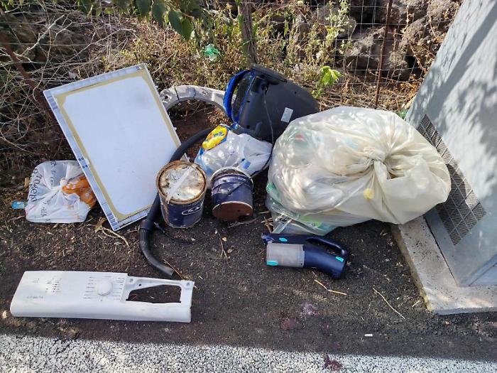 Abbandono per strada di rifiuti: incivili identificati e sanzionati