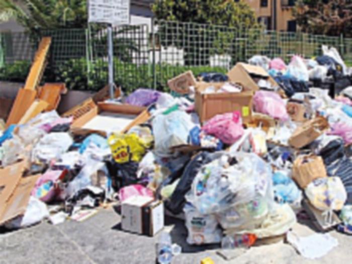 Aliquote Tari approvate al fotofinish, aumenti di 10 euro per famiglia a Palermo