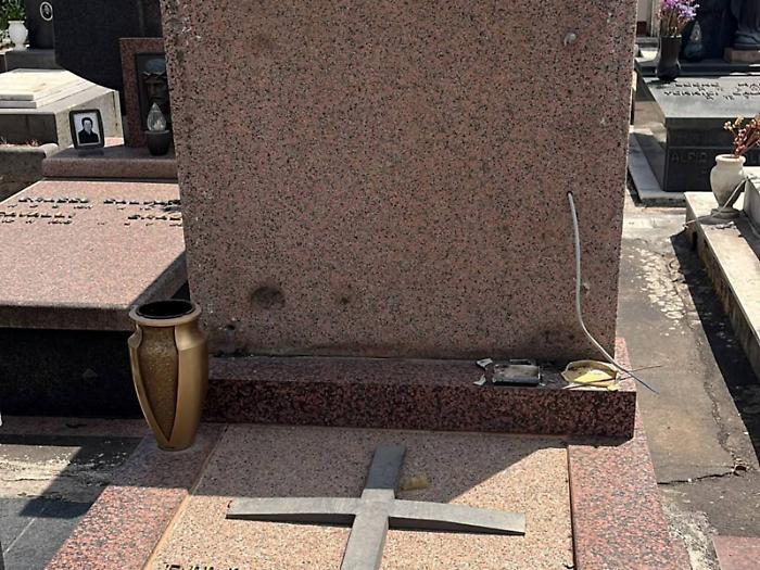Viagrande, ondata di furti al cimitero ed esplode la rabbia dei cittadini