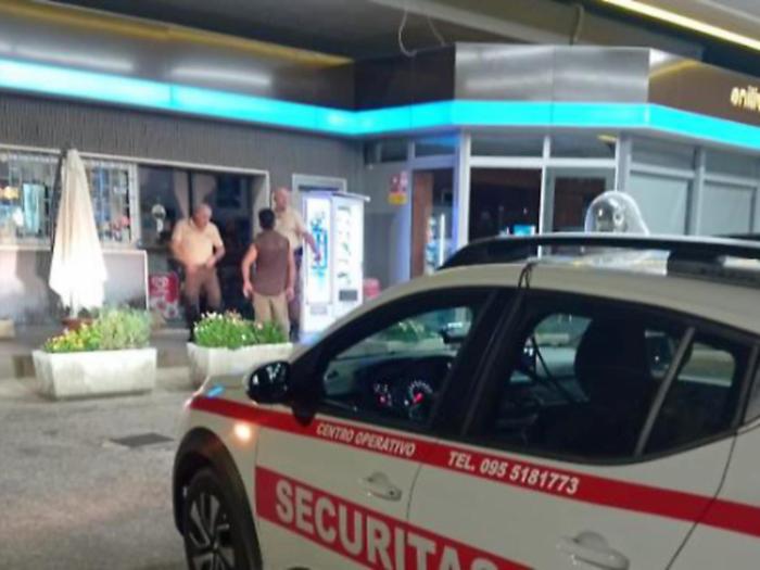 La notte del &ldquo;sindaco sceriffo&rdquo; con le ronde anti-crimine. Gallo: &laquo;La misura &egrave; colma, non molliamo un centimetro&raquo;