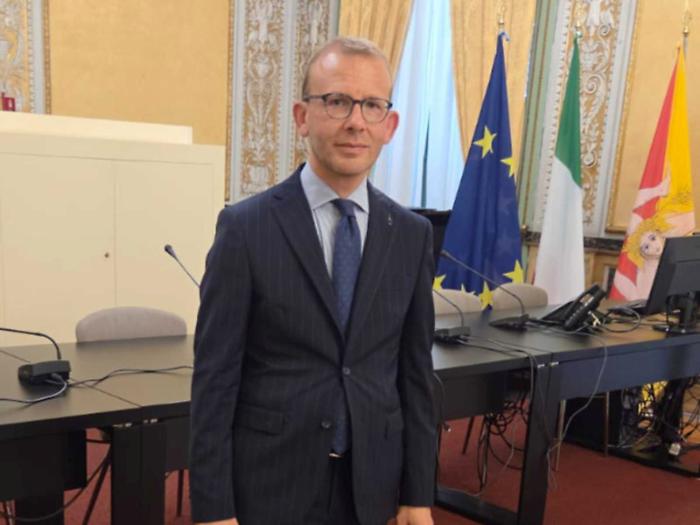 Il neo deputato Luigi Salvaggio: &laquo;Troppo caos, fuori da Forza Italia&raquo;