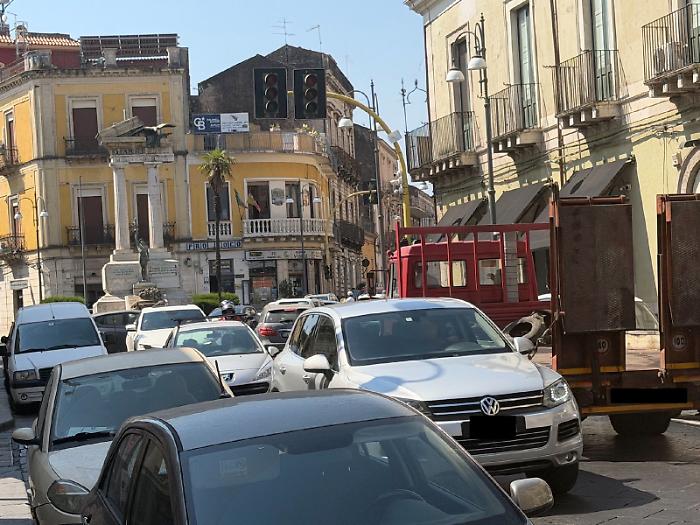 Traffico in tilt verso le spiagge e lunghe code