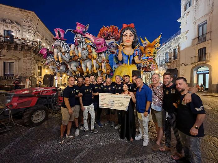 Tra arte, musica e solidariet&agrave;: successo per il carnevale estivo 2026