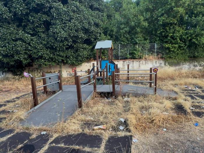 L&rsquo;abbandono del parco Jungo tra vandali e giostre inutilizzate