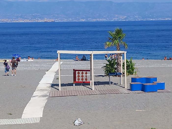 Un tuffo dove il mare &egrave; pi&ugrave; blu...