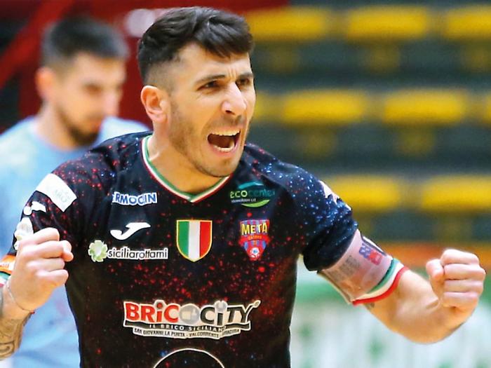 Meta Catania, capitan Musumeci resta in rossazzurro