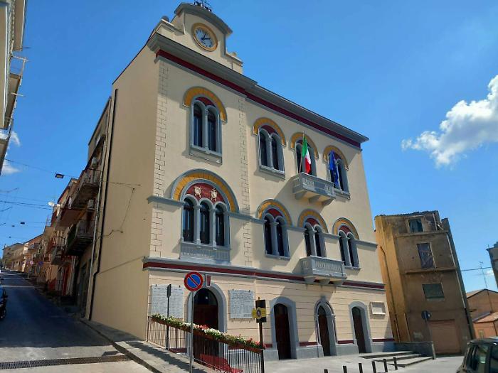 L&rsquo;ex municipio di piazza Vittorio Emanuele &egrave; tornato a splendere