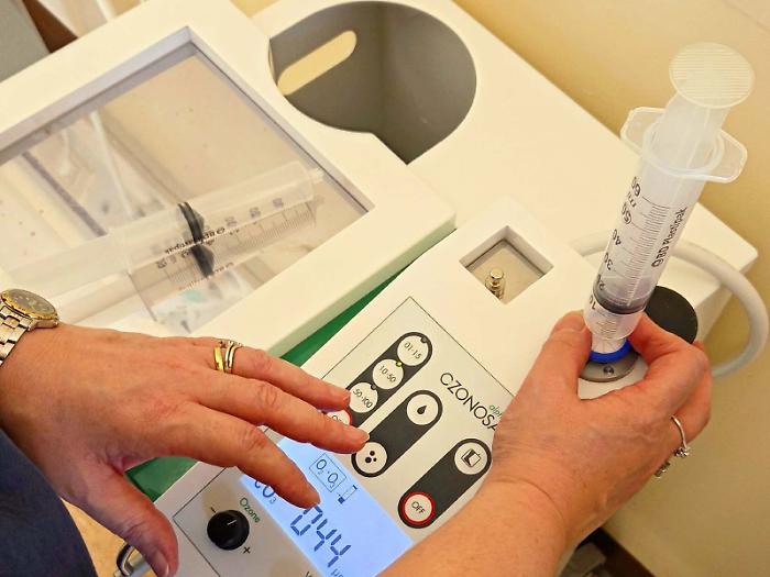 Laboratori privati chiusi per le analisi e code in quelli pubblici