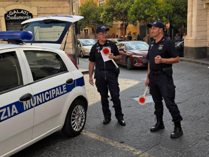 A Bronte presidio fisso di polizia locale nelle piazze del centro