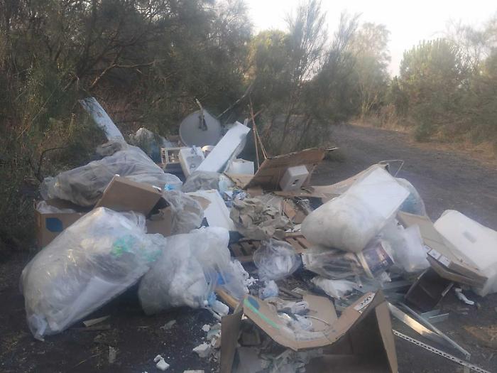 Discarica di rifiuti a Cava Asero, uno sfregio al Parco dell&rsquo;Etna