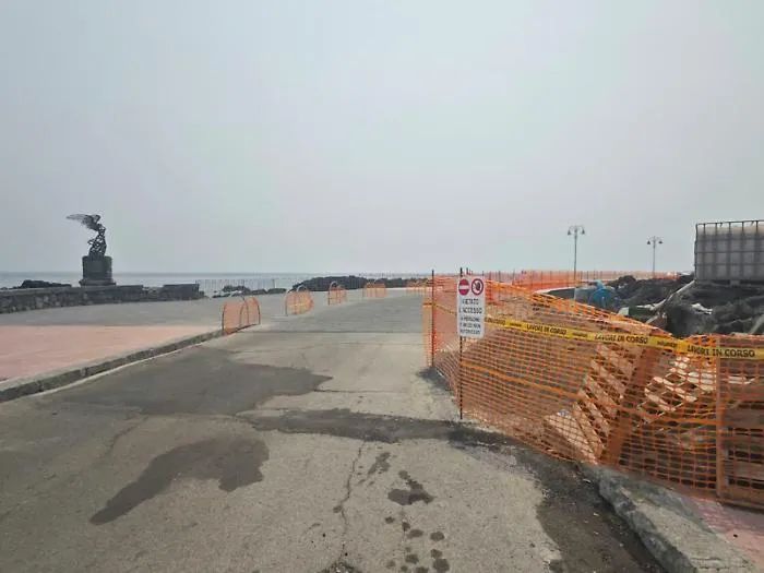 Giardini, l&rsquo;estate &egrave; finita ma i lavori del post Harry sono ancora in alto mare