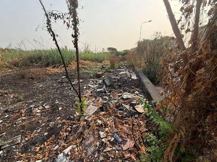 Torrenti Macchia e Jungo trasformati in discariche