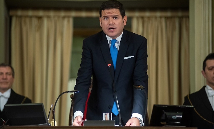 Finanziaria, seduta notturna dell'Ars tra trattative e stop&go. Dopo le 3 Galvagno alza bandiera bianca: &laquo;Rinviamo a domani&raquo;