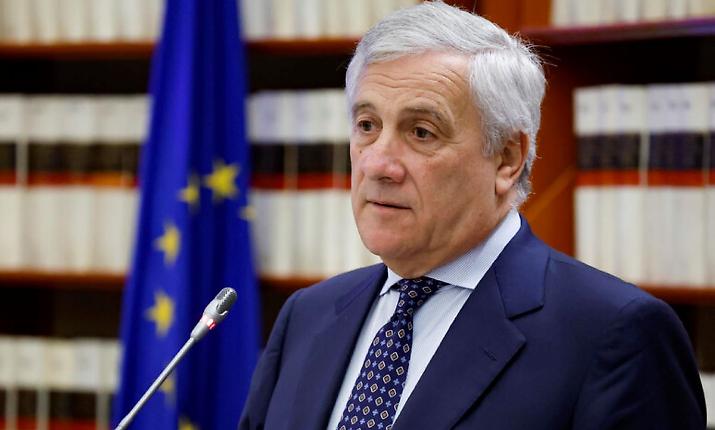 Stretto Hormuz, si muove la coalizione dei volenterosi dopo le minacce di Trump. Tajani: &laquo;L'Italia parteciper&agrave; a una condizione&raquo;