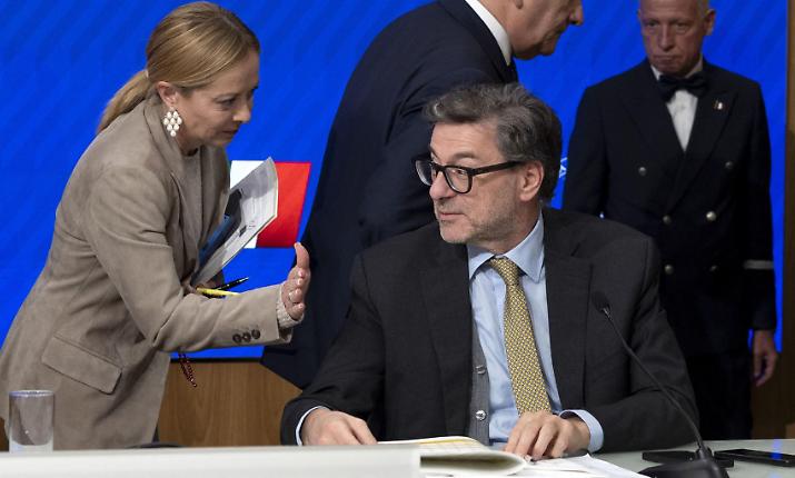 Legge di bilancio 2026, vincitori e vinti: ok imprese, dipendenti e case, perdono le banche. Stangata su sigarette e benzina