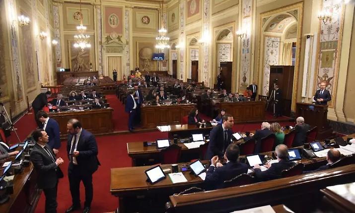 Caro carburante, lavoratori Asu, B&b, dipendenti regionali: tutte le ultime norme approvate dall'Ars