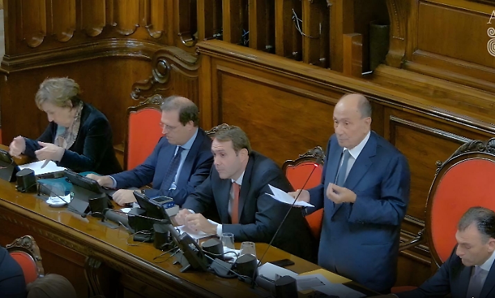 La Finanziaria delle riscritture si blocca alle 20: ok a Super Zes e assunzioni. Asse tra opposizioni e un pezzo della maggioranza