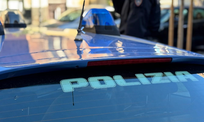 Rapina lampo in una farmacia a Messina ma scatta l'allarme e arriva la Polizia