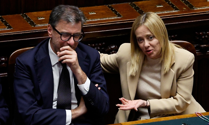 Manovra, doppia stretta in arrivo sulle pensioni anticipate: ecco cosa succede a chi ci andr&agrave; dal 2032